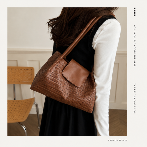 Brown Woven Shoulder Tote Bag – 11.4 × 7.3 in